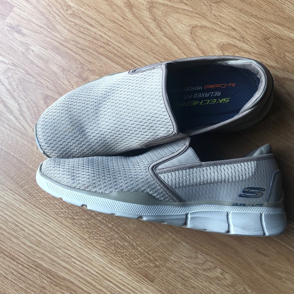 Man’s Skechers .Size 10